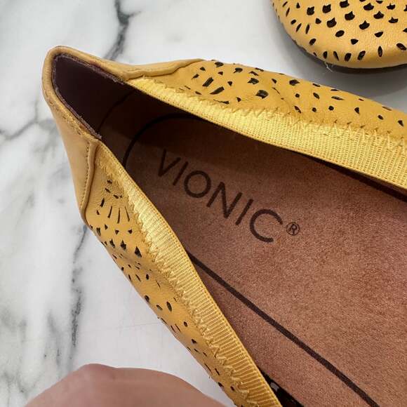 Vionic - Picture 2 of 7